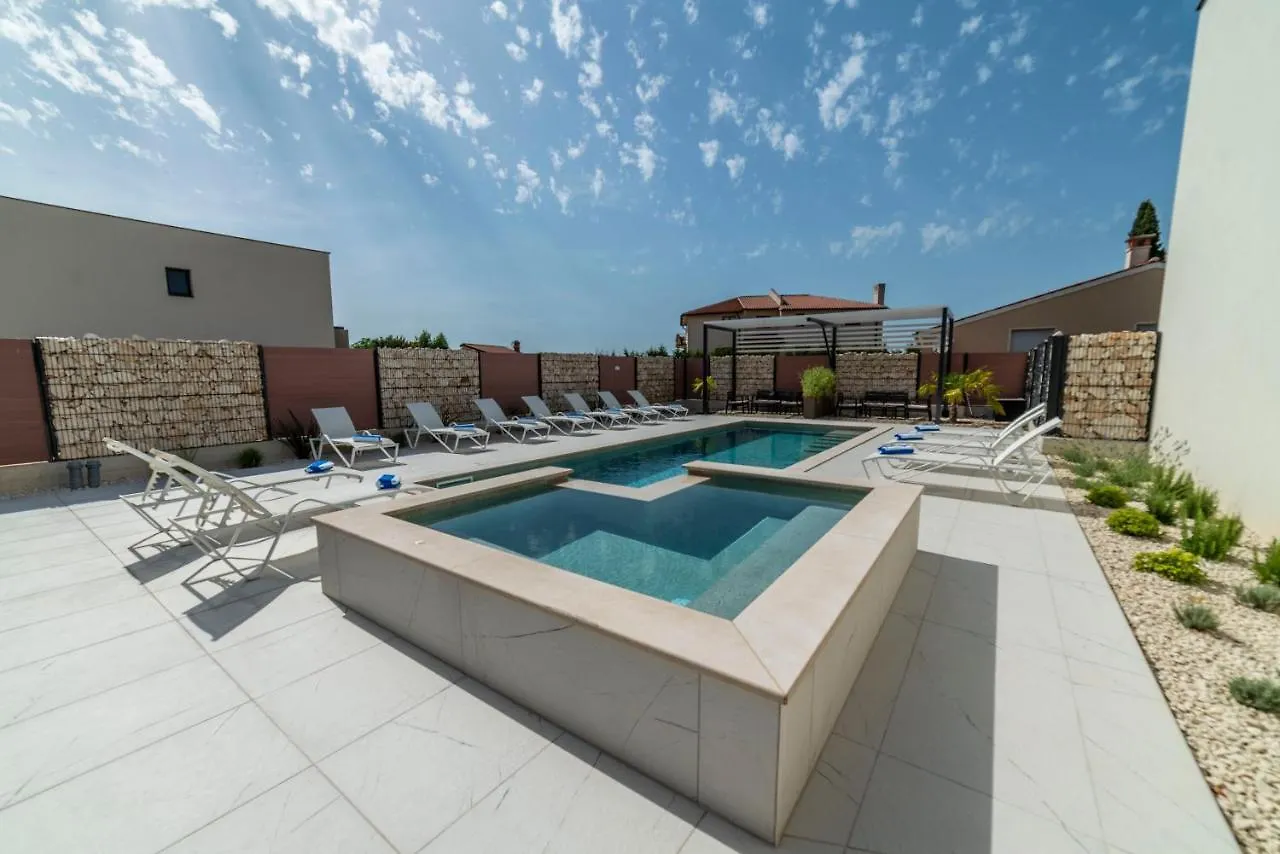 Apartment Pinna Residence - Datul Pula Croatia