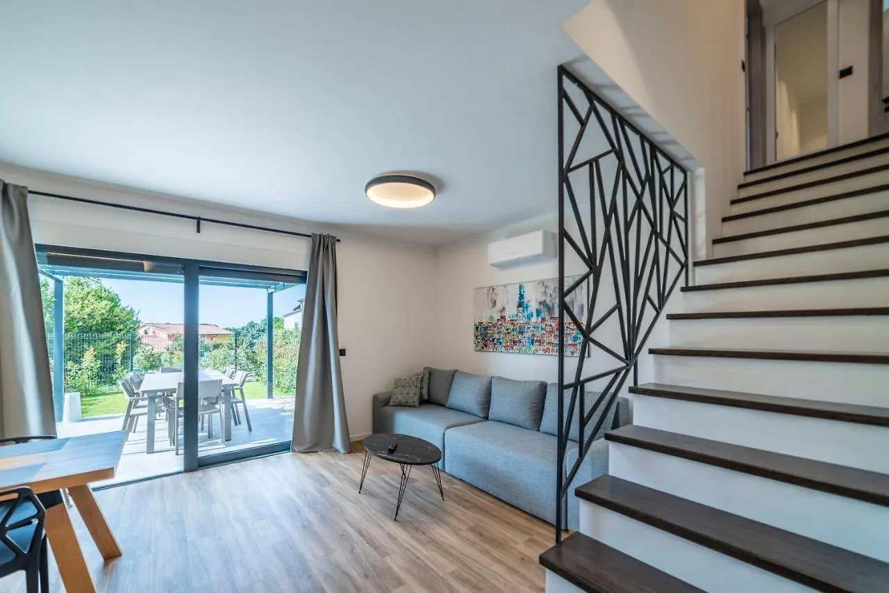 Apartment Pinna Residence - Datul Pula