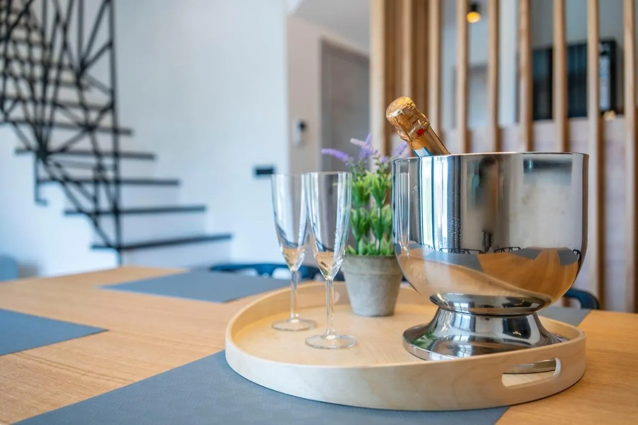Apartment Pinna Residence - Datul Pula
